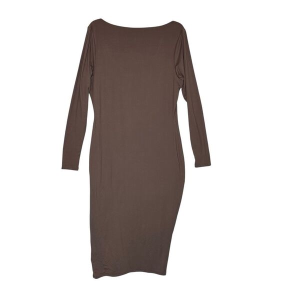 Naked Wardrobe Taupe V Neck Long Sleeve Midi Dress | 2X - Picture 4 of 6